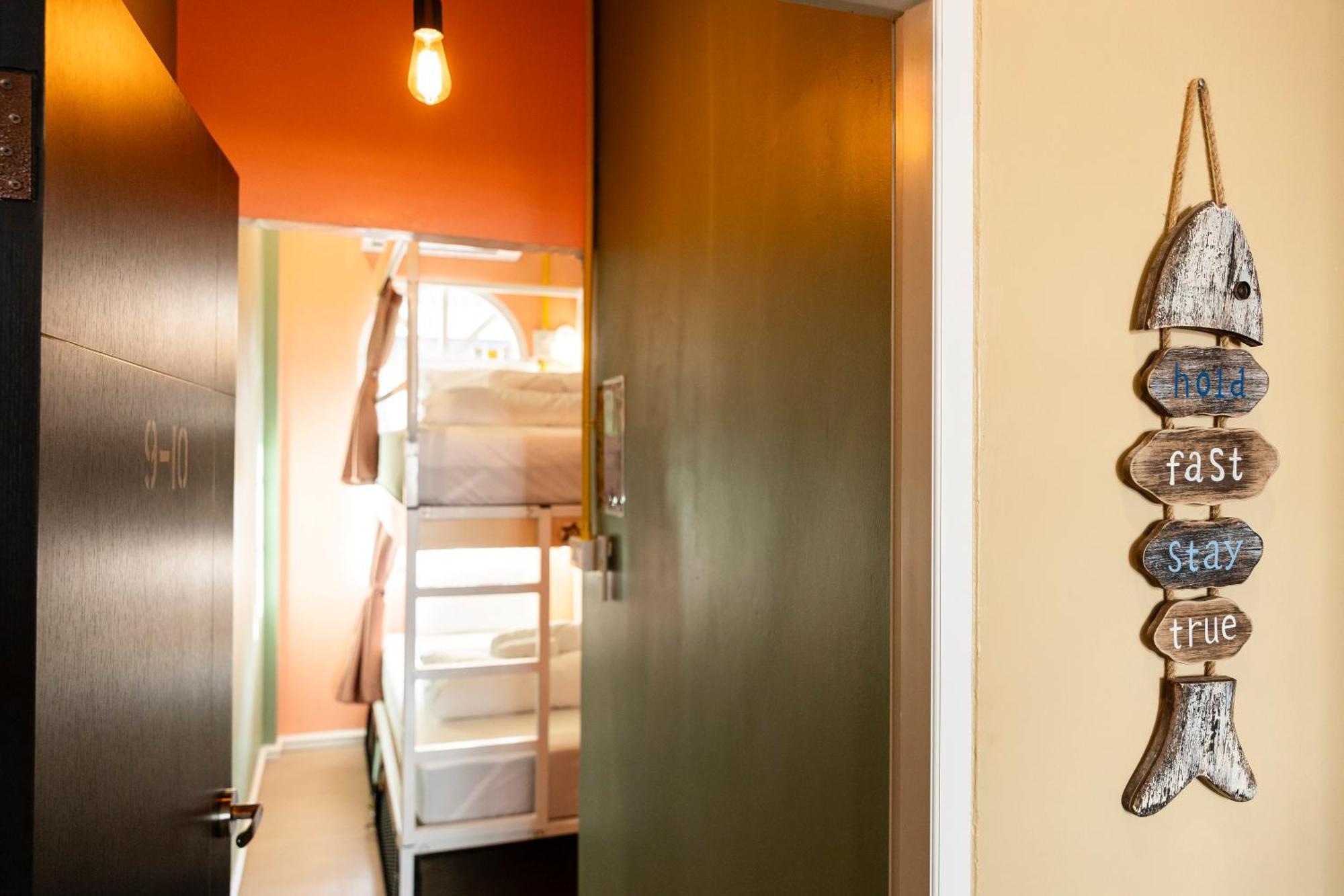 Sweett Lemon Hostel Patong Exterior photo
